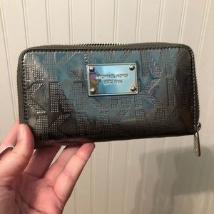 MK zipper wallet, hold phone!